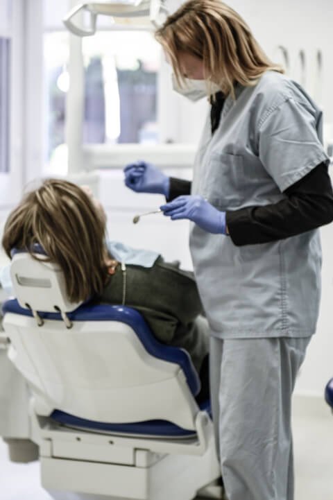 periodoncista-encia-clinica-biosca-barcelona
